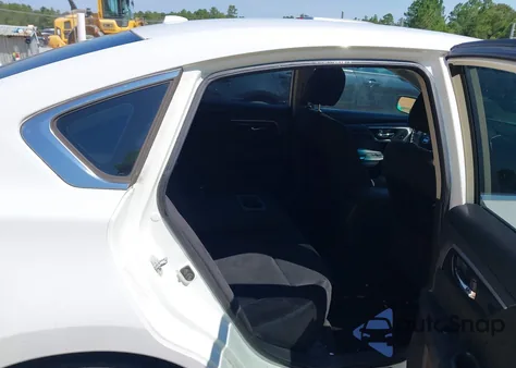 2014 Nissan Altima 2.5 Sv z USA, uszkodzony, nr VIN 1N4AL3AP7EN211348